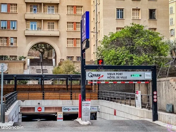 Abonnement parking moto sécurisé – Q-Park Vieux-Port / Hôtel de Ville Marseille