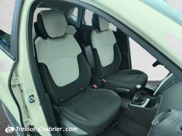 Renault Captur dci 110 energy intens — photo 24
