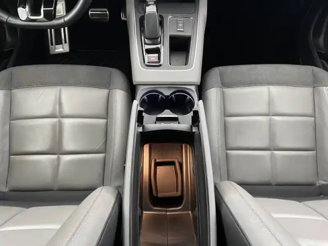 Citroën C5 Aircross hybride rechargeable 225 s&amp;s e-eat8 — photo 57