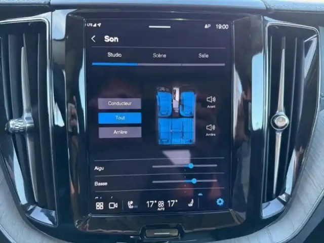 Volvo Xc60 t6 hybride rechargeable 253 + 145ch ultra style dark geartronic 8 awd — photo 14
