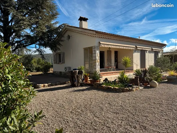 Aint-Cézaire sur Siagne, maison 4 pièces individuelle de plain-pied à 400 m du village