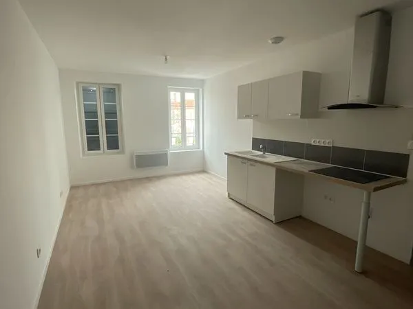 Joli studio proche commissariat- Agen centre