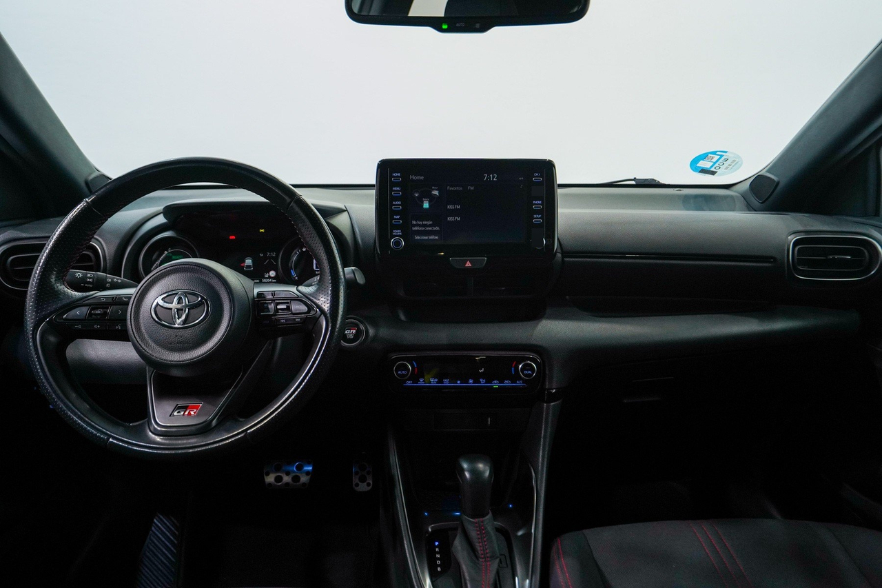 Toyota Yaris 4 — photo 11