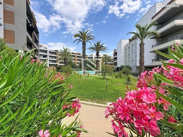 Studio 1 pièce 26 m²