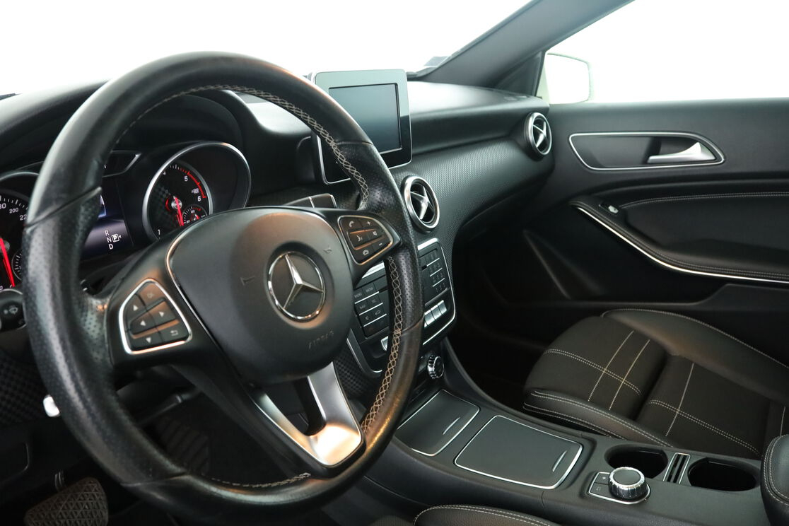 Mercedes-Benz Classe A 200 d Sensation 7G-DCT — photo 10
