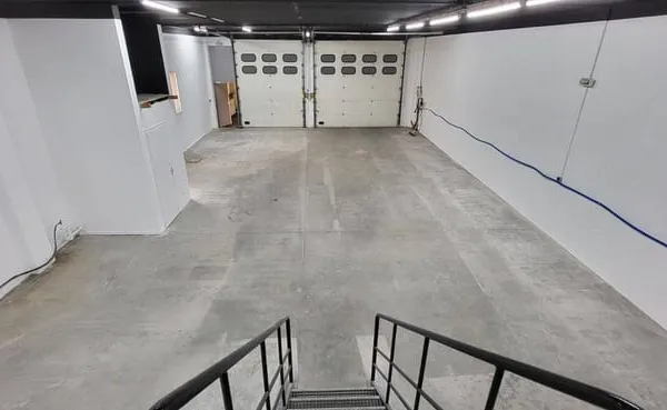 Local d'activité 270 m²