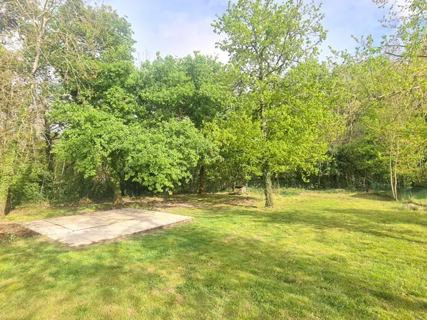 Terrain 830 m²