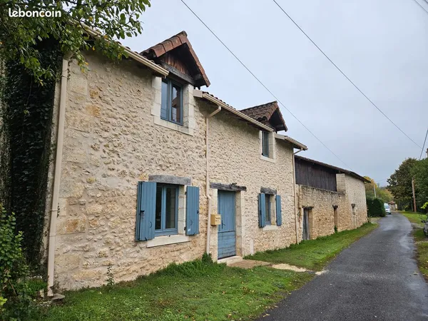 Maison en pierre rénovée - 121 m² - proche Brantôme