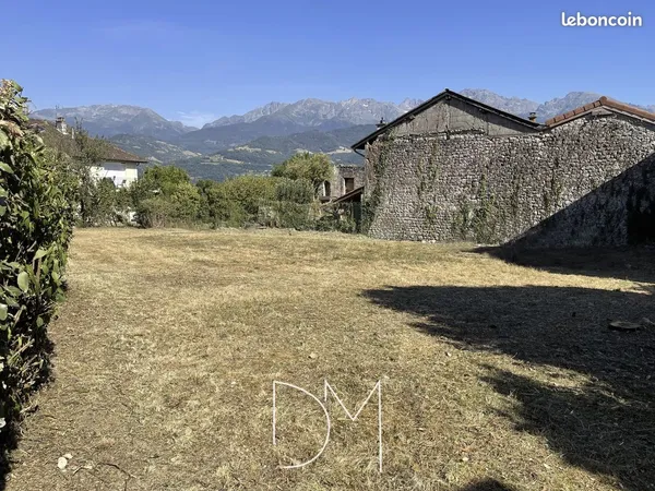 Terrain 715 m² Saint-Ismier