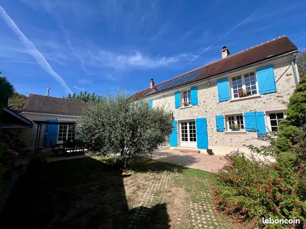Maison 8 pièces 240 m²