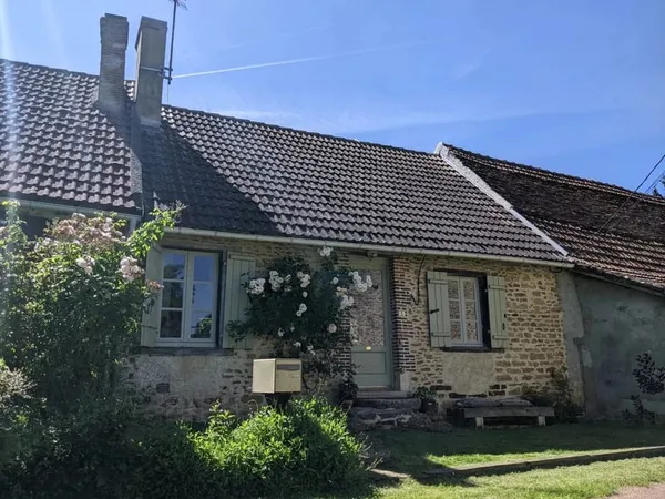 Charmant petit cottage avec beaucoup de caractère et un magnifique jardin