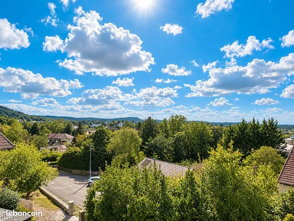 Maison 8 pièces 237 m²