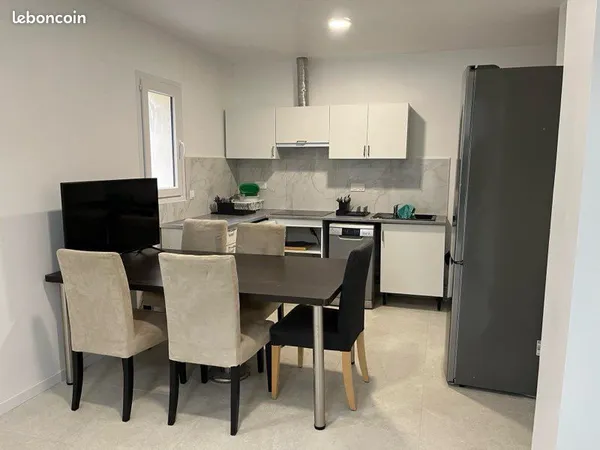 Location d'une chambre privée dans une maison