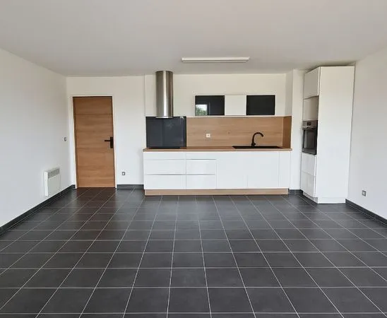 Appartement t4 balcon cave et place parking