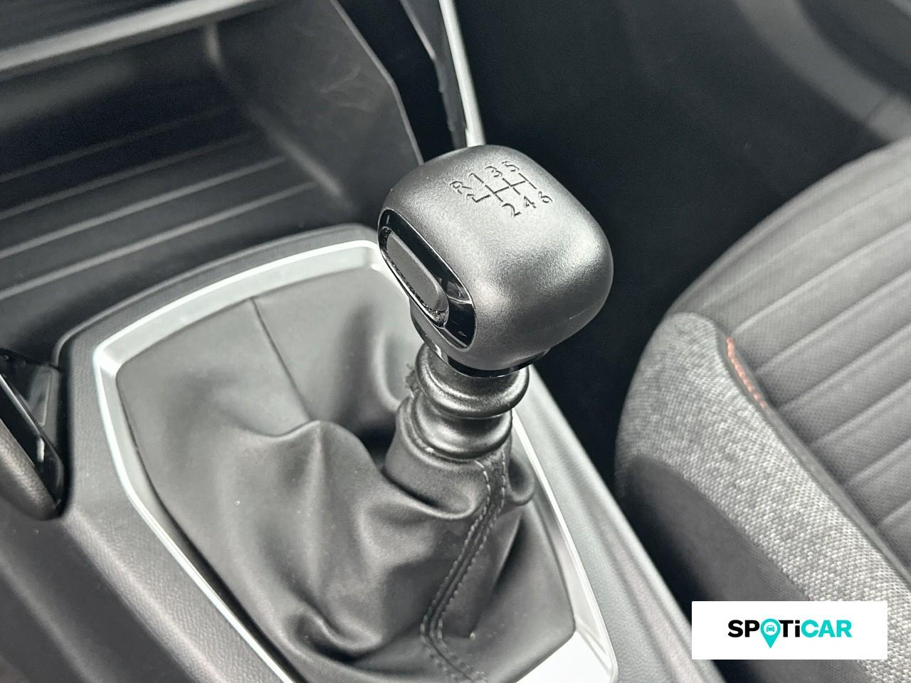 Peugeot 2008 1.2 puretech 100ch s&s active — photo 14