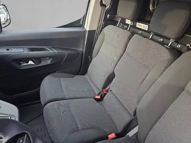 Peugeot Partner e- fgn 136 ch m charg ut maj 54 kwh aut — photo 12