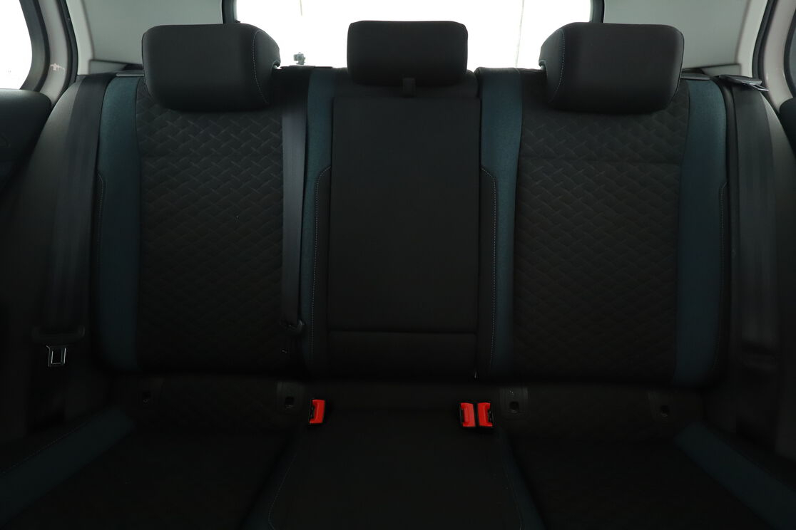 Volkswagen Golf VII 1.5 TSI EVO IQ.Drive DSG7 — photo 14