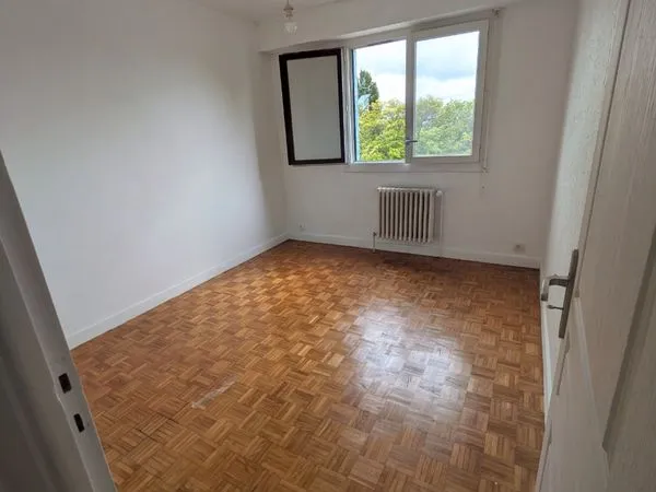 Chambre étudiant non meublée
