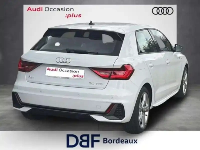 Audi A1 30 tfsi 116 ch s tronic 7 s line — photo 5