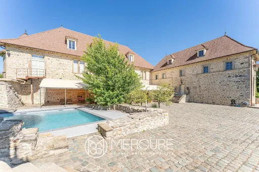 Château 11 pièces 400 m²