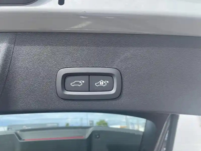 Volvo Xc40 recharge extended range 252ch ultimate — photo 10