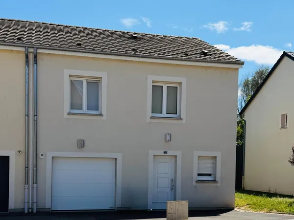 Maison contemporaine avec 3 chambres à Roussy!