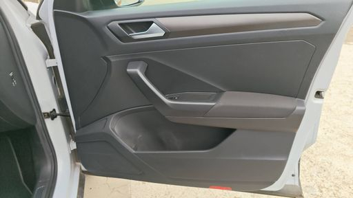 Volkswagen T-Roc 1.0 TSI 115 - Lounge – 2019 – 87254 km – Essence – Boîte Manuelle — photo 28