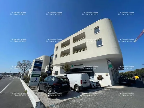 Local commercial 248 m²