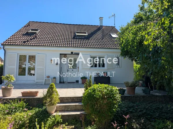 Maison de 130m² de type F5.