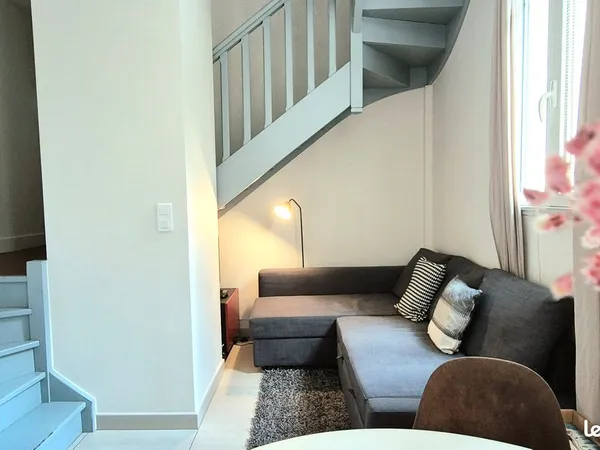Très beau T2 en duplex 51m2 Bordeaux Bastide