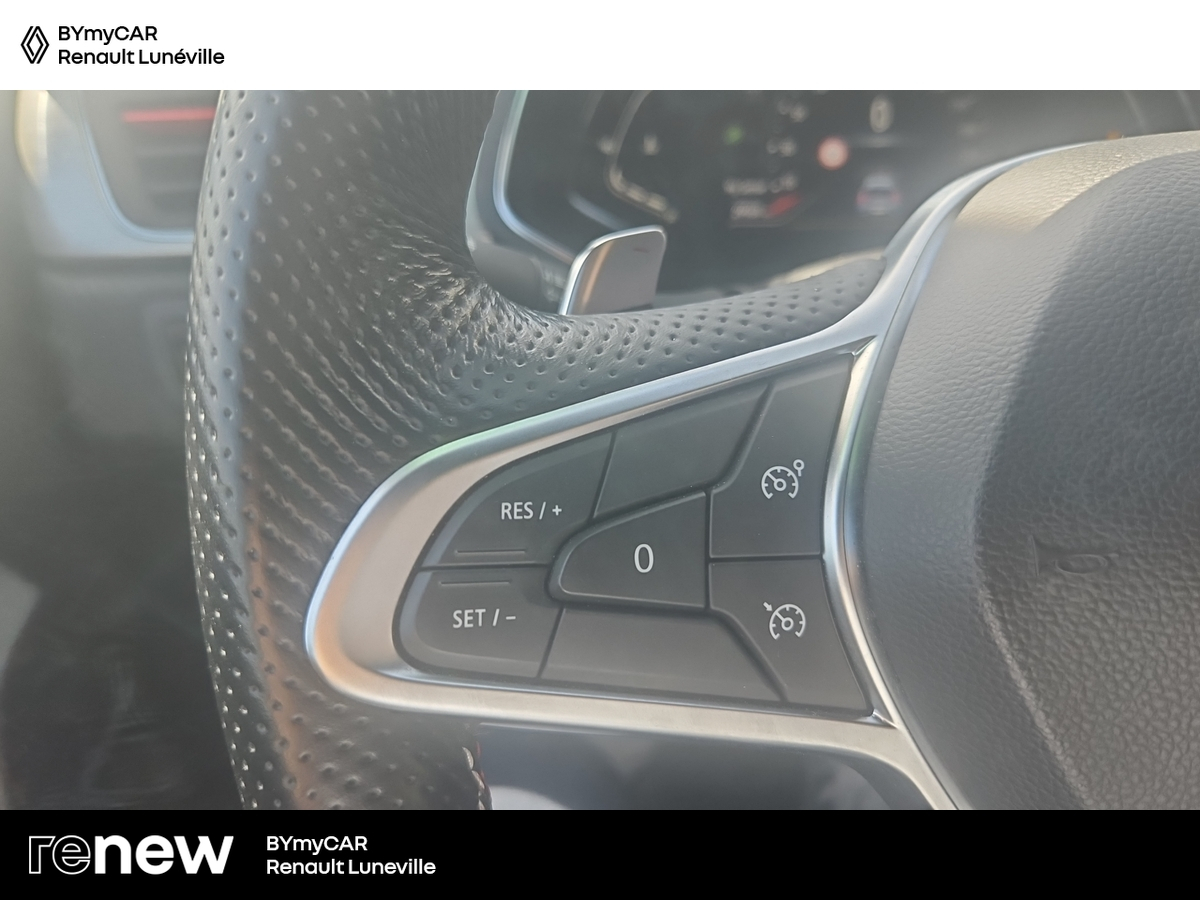 Renault Captur TCe 140 EDC - 21B — photo 18
