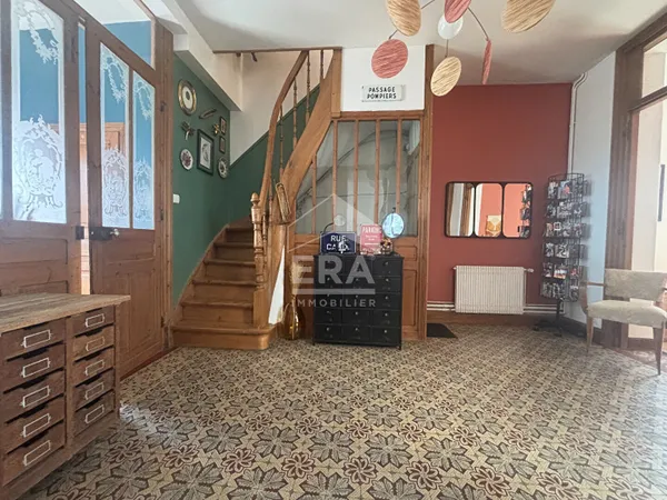 Maison 10 pièces 266 m²