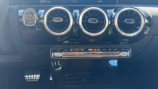 Mercedes Classe A 200 d 150 8G-Tronic - AMG Line – 2019 – 101356 km – Diesel – Boîte Automatique — photo 2