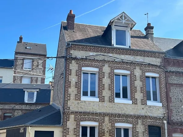 A vendre à Fécamp jolie maison avec cour