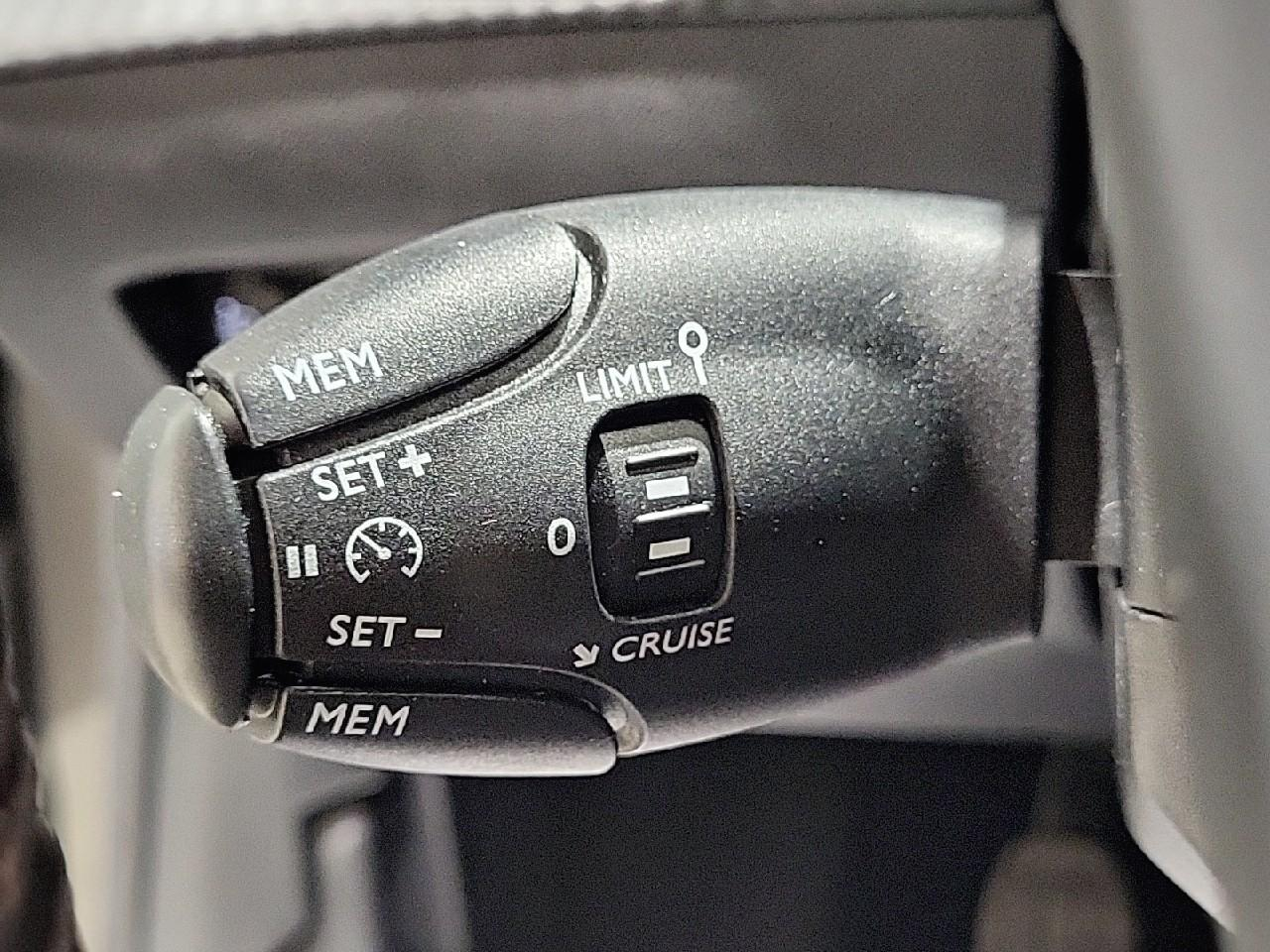 Peugeot 208 puretech 75 s&s bvm5 style — photo 22