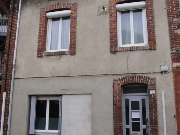 F2 meublé 45m² centre ville Unieux proche tous commerces