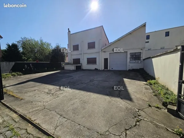 Local d'activité 473 m²