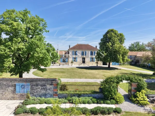 Belle propriété de caractère avec maison d'amis à 30 minutes de