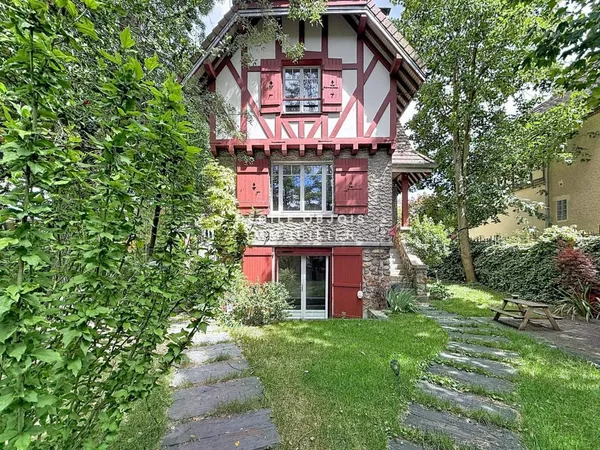 Vends maison ancienne - 107.5 m² - 5 pièces, 3 chambres - Joinville-le-Pont 94340