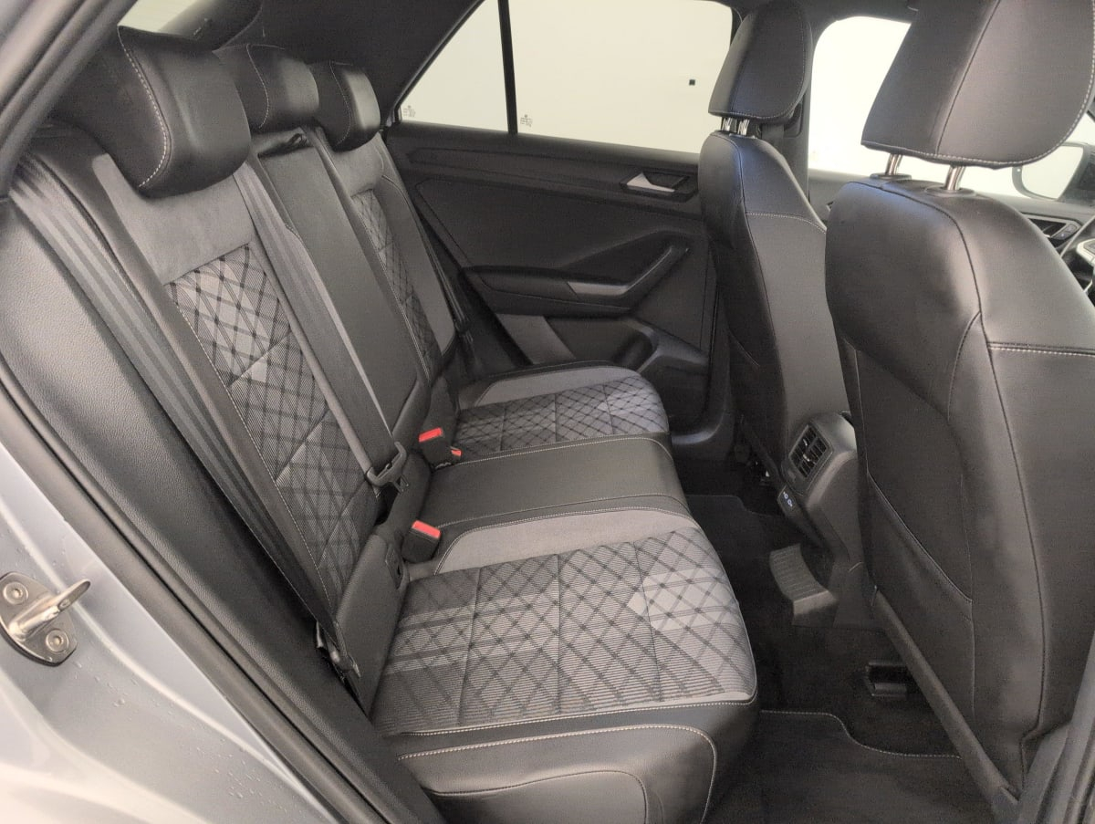 Volkswagen T-Roc — photo 10