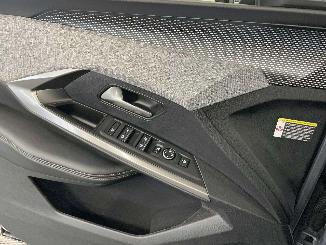 Peugeot 3008 hybrid 145 e-dcs6 gt — photo 24
