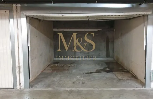 LES PAVILLONS SOUS BOIS-BOX FERMÉ- RÉSIDENCE SÉCURISÉE