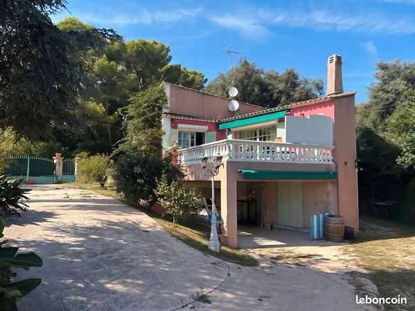 Propriété 6 pièces 230 m²