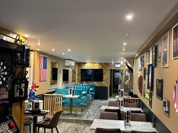 Bar & restaurant
