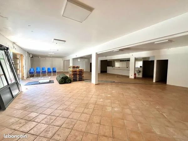 ENTREPOT - LOGISTIQUE 325 m² DRAGUIGNAN