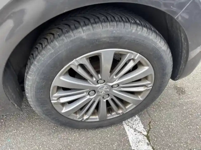 Peugeot 208 bluehdi 100ch bvm6 — photo 63