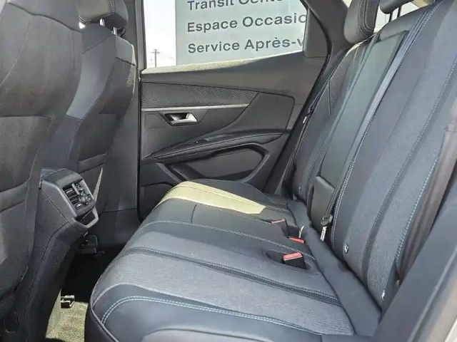 Peugeot 3008 phev hybrid 180 eat8 — photo 6