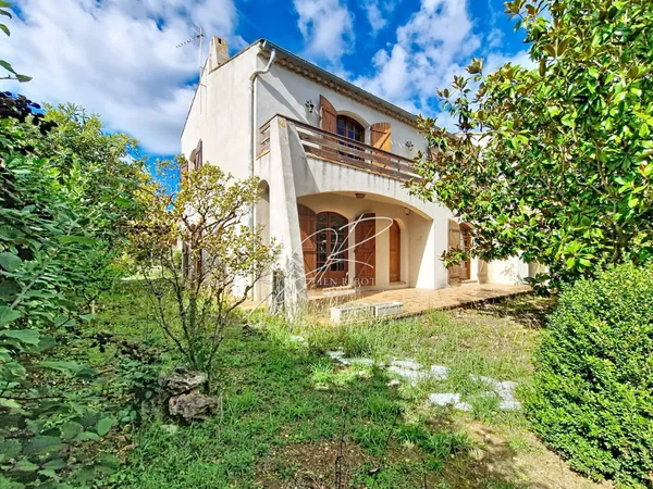 Maison T6 5 chambres 180 m² pisicne et garage
