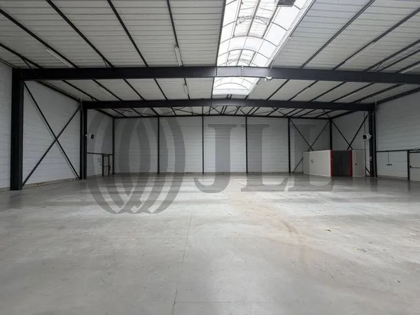 Local d'activité 1137 m²