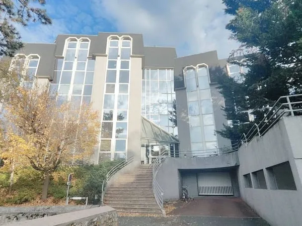 Bureaux 290 m²